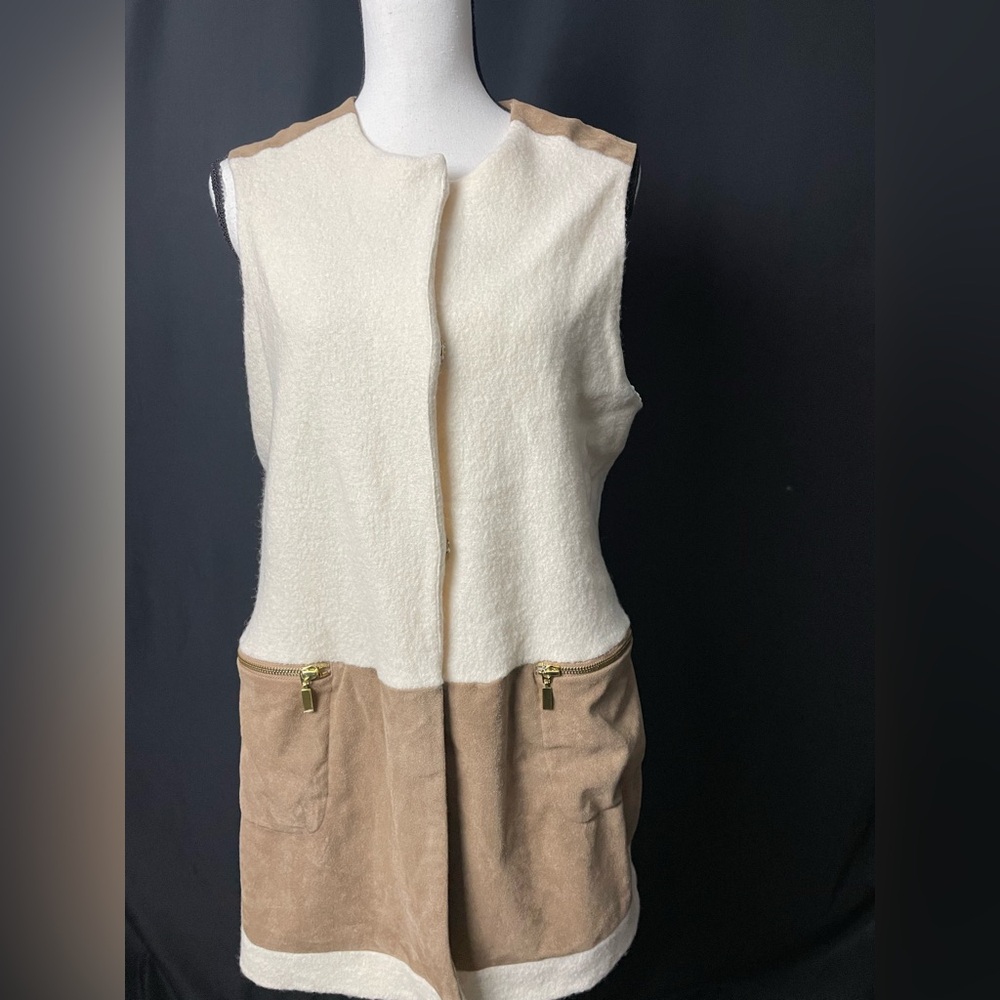 Chico's Cream and Tan Sleeveless Jacket